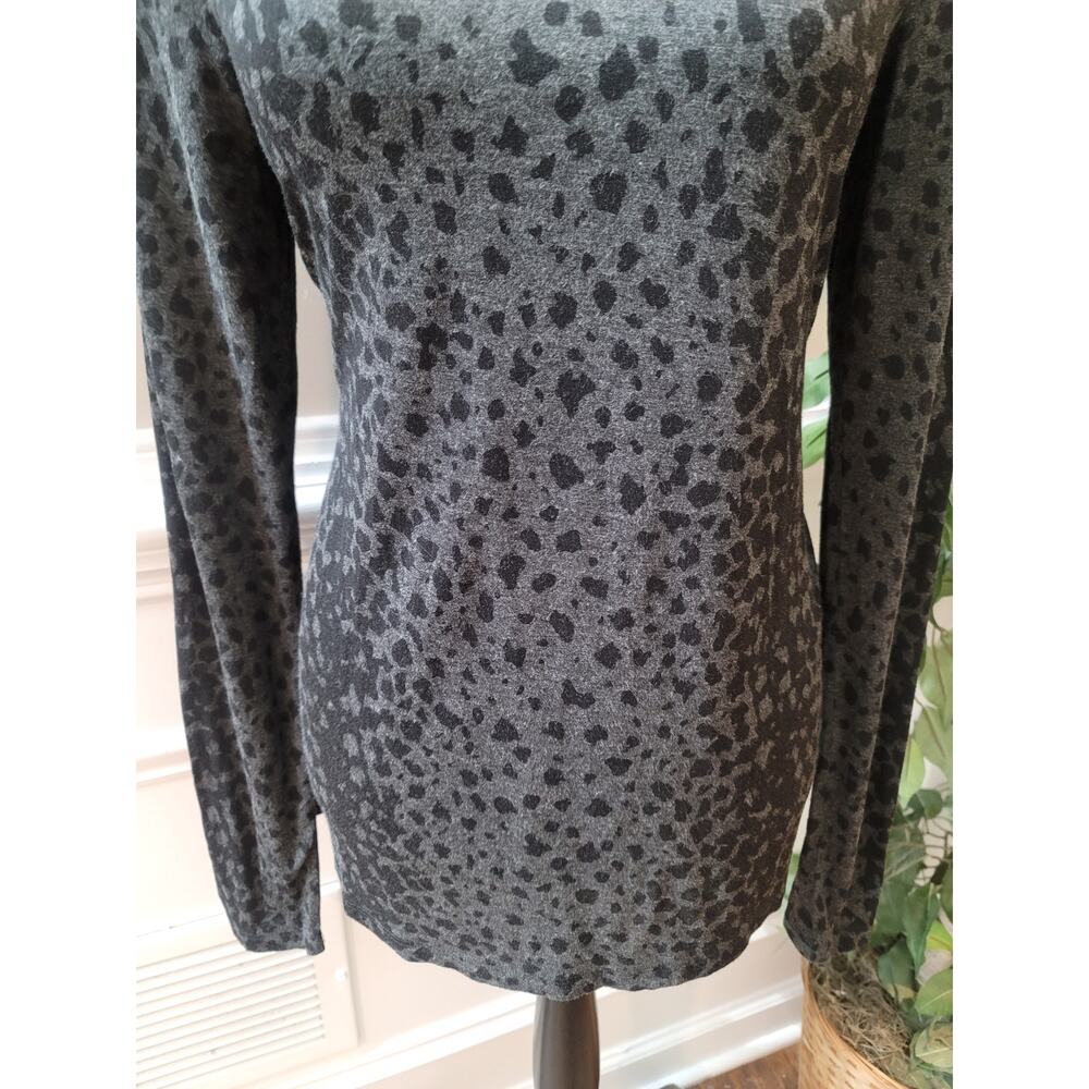 Vince. Top Womens Small Gray Black Leopard Crew Neck Long Sleeve Casual Pullover - Picture 4 of 10